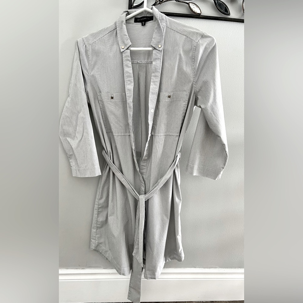 Dynamite Shirt dress fine lines EUC Small